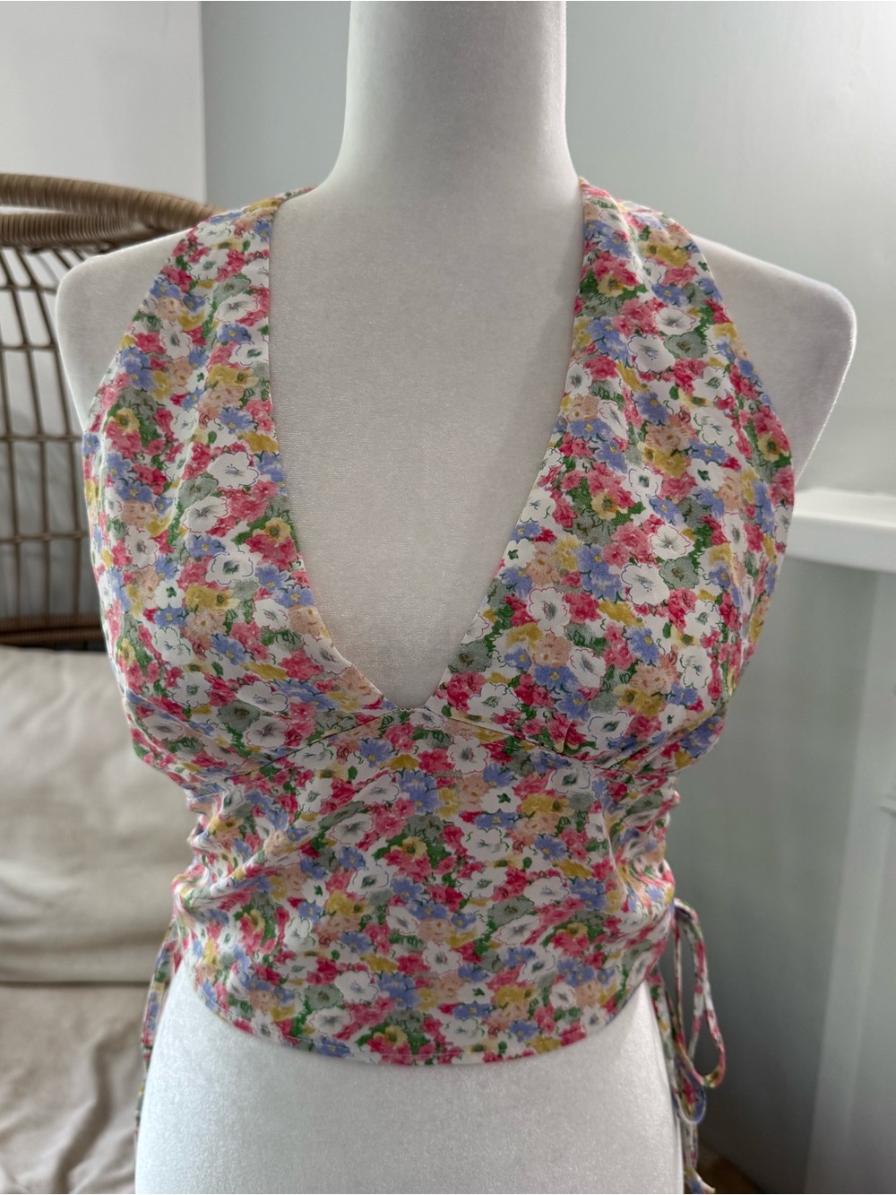 L.A. Hearts Floral Halter Crop Top Open Back Tie Waist Size M